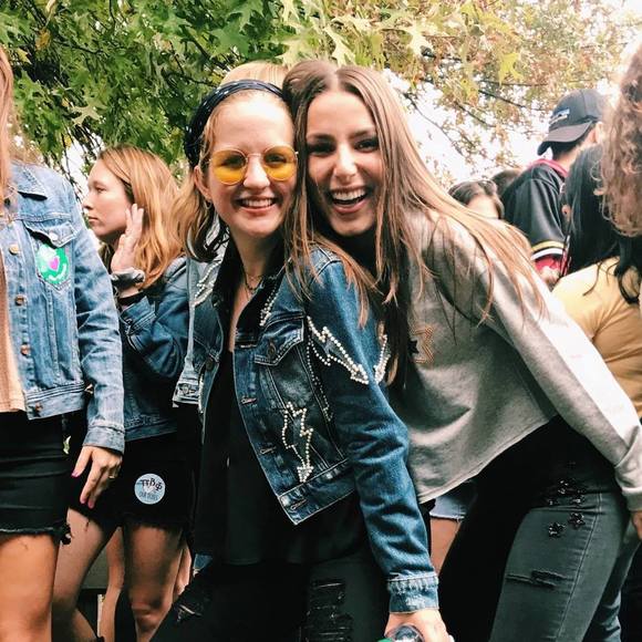 Meet your Posher, Chloe - Picture 1 of 1